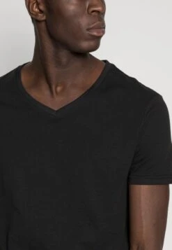 Pier One 5 PACK - T-Shirt Basic - White/blue/black -Pier One Store 04339dc8a41b4f87892bcf5988fa14bc