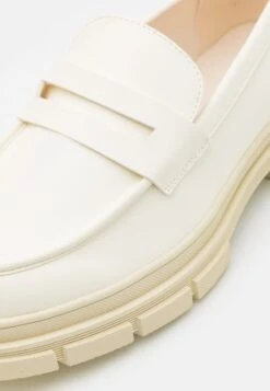 YOURTURN Slipper - White -Pier One Store 0f9efad57a7c4f4a92a95083573a0d93