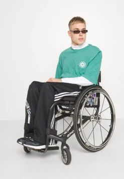 YOURTURN UNISEX - T-Shirt Print - Green 13 YOURTURN UNISEX - T-Shirt Print - Green -Pier One Store 182119cd7d244d3eb03c38f45e879a26