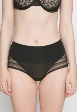 Spanx UNDIE-TECTABLE ILLUSION LACE HI-HIPSTER - Shapewear - Very Black -Pier One Store 19be381d35ef47d7b373cd492ae08551 1