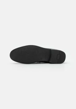Pier One Slipper - Black 12 Pier One Slipper - Black -Pier One Store 258ac2347fc244678f553ccee6f2345d