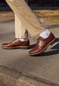 Clarks BATCOMBE WING - Schnürer - Brown -Pier One Store 32d37a67456c4d6493c65b01da7a1bf1