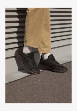 YOURTURN UNISEX - Sneaker Low - Black -Pier One Store 3c4212c7515d4c01b4e62b5cb3b1bfbb