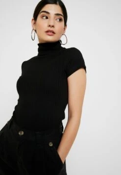 T-Shirt Print - Black 11 T-Shirt Print - Black -Pier One Store 3e89235e39444f92a3f79540a433ecdc