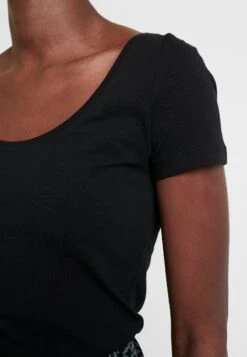 Anna Field 2 PACK - T-Shirt Basic - Black -Pier One Store 3f22961364d747b69b448cb55c2d3640