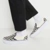 Vans UA CLASSIC SLIP-ON PLATFORM - Slipper - Black/white -Pier One Store 4afd760e3b39478ba5d5e34642f4646f