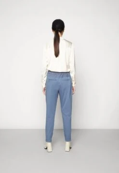 Kaffe JILLIAN BELT PANTS - Stoffhose - Vintage Indigo -Pier One Store 51aba4c9d6d94e83b08df62648fd6621