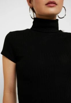 T-Shirt Print - Black 13 T-Shirt Print - Black -Pier One Store 55e0335499de434e827954b69b120555