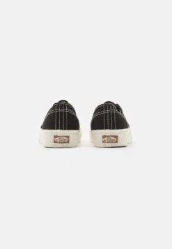 Vans AUTHENTIC VR3 UNISEX - Sneaker Low - Black/marshmallow -Pier One Store 55e9c069a25a453abb569dbefc1b7c1a