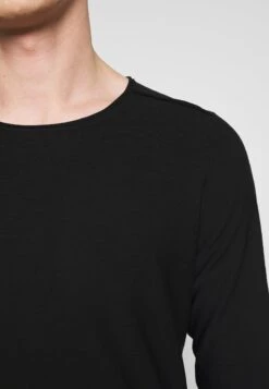 DRYKORN RIK - Strickpullover - Black -Pier One Store 599c0a1b544e42ab91f5262254c8a933