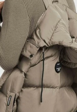 Khujo RAFI - Wintermantel - Taupe -Pier One Store 89af28237f2b4d11b7793d8e6e5bda99