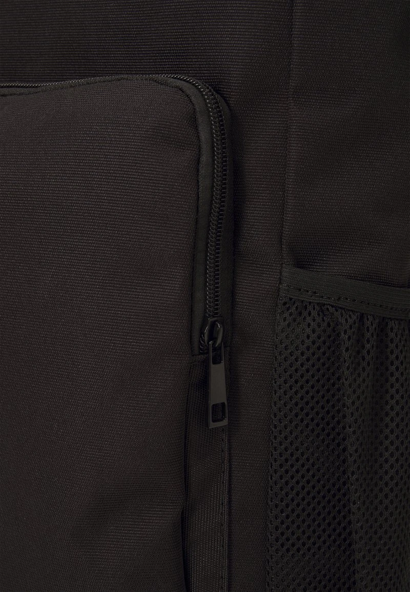 Pier One UNISEX - Tagesrucksack - Black 6 Pier One UNISEX - Tagesrucksack - Black – Bild 4