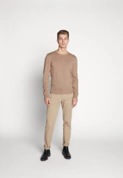 Pier One BASIC CREWNECK - Strickpullover - Mottled Beige 11 Pier One BASIC CREWNECK - Strickpullover - Mottled Beige -Pier One Store 8ab6afa896f946a0abe264ae414a2865