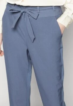 Kaffe JILLIAN BELT PANTS - Stoffhose - Vintage Indigo -Pier One Store 95f3fae7222745d4930cbff891b423cd