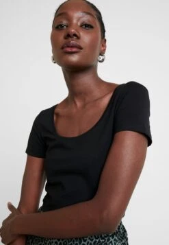 Anna Field 2 PACK - T-Shirt Basic - Black -Pier One Store b7a0cf434b134981a98f4eb170547af8