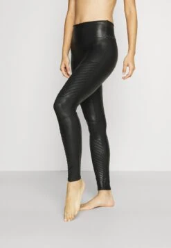Spanx FAUX LEATHER MOTO LEGGINGS - Leggings - Strümpfe - Black 11 Spanx FAUX LEATHER MOTO LEGGINGS - Leggings - Strümpfe - Black -Pier One Store e851d084b2494598ac369956731b244f 1