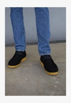 Clarks Originals WALLABEE - Sportlicher Schnürer - Black Vegan -Pier One Store eff8b1b477bc48f98b3fe5041f06f615