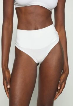 Spanx COTTON COMFORT THONG - String - White -Pier One Store f5c6155e43aa4edbaccc368b691123cc 1