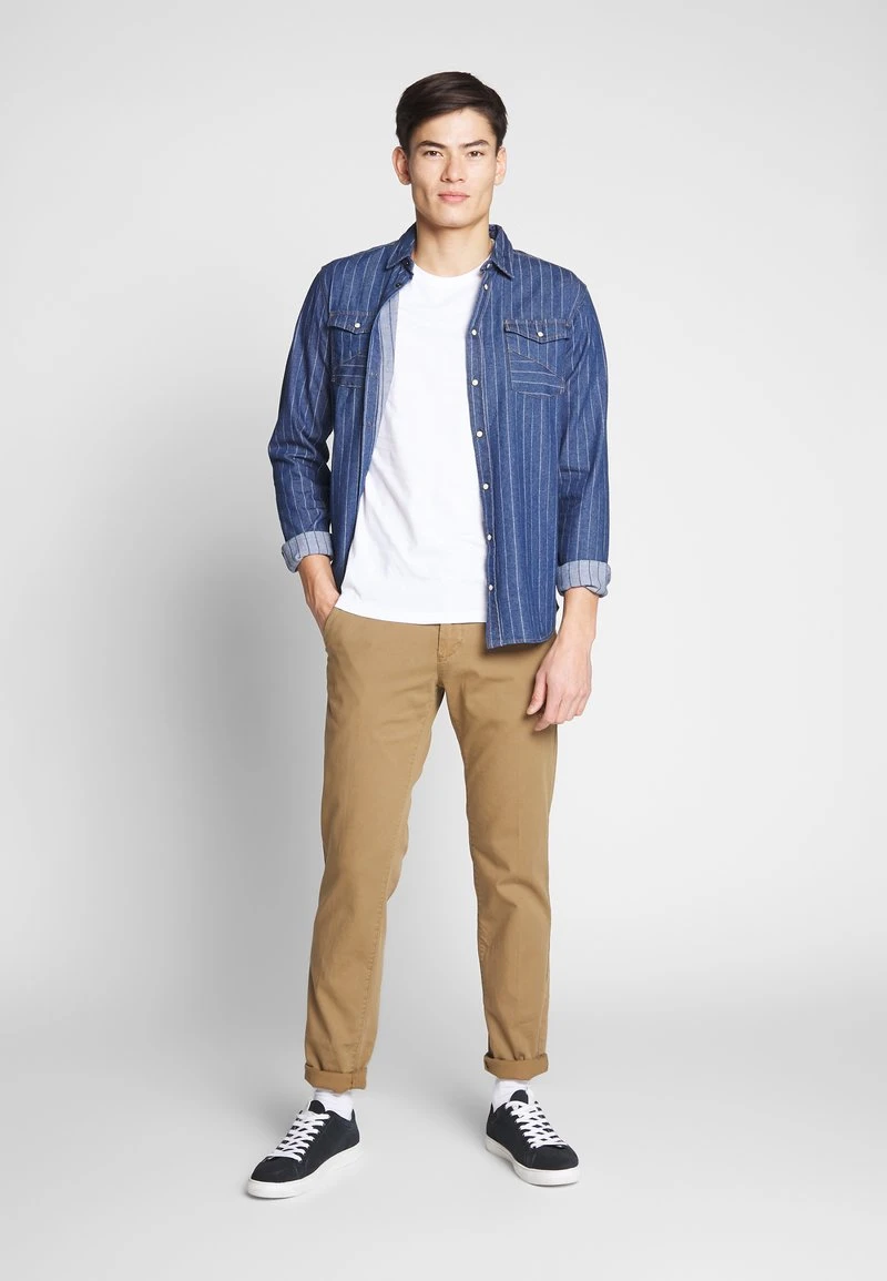 Pier One 2 PACK - T-Shirt Basic - White/dark Blue 4 Pier One 2 PACK - T-Shirt Basic - White/dark Blue – Bild 2